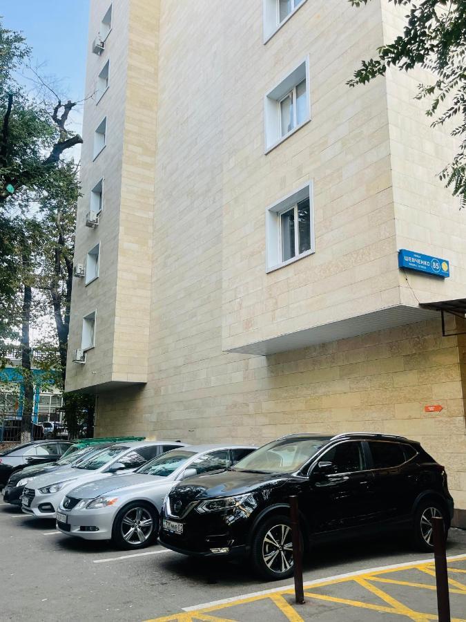 Уютная Квартира В Самом Сердце Алматы Almaty Exterior foto